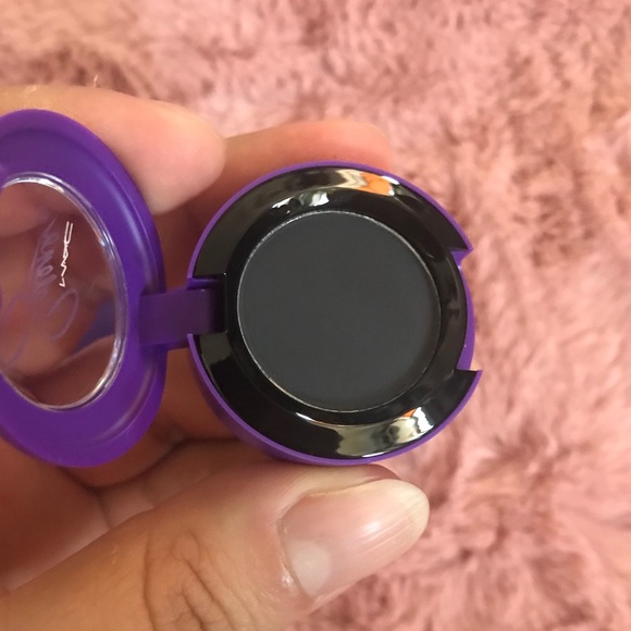 Mac X Selena Is It The Beat Eyeshadow - Picture 4 of 4